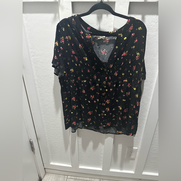 indigo Rose Tops - Floral‎ Black Women's Top